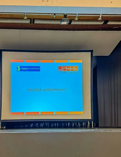 2025 - Prof. Dr. Dr. Manfred Spitzer – „Die Lokalisierung geistig‑seelischer Vorgänge im Gehirn“ 8 Dreierlei Netzwerk 2025 Spitzer 08