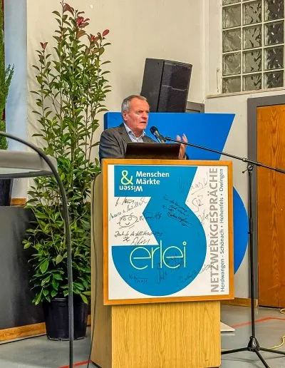 2025 - Prof. Dr. Dr. Manfred Spitzer – „Die Lokalisierung geistig‑seelischer Vorgänge im Gehirn“ 10 Dreierlei Netzwerk 2025 Spitzer 10