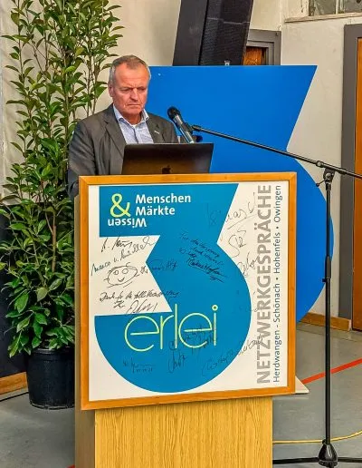 2025 - Prof. Dr. Dr. Manfred Spitzer – „Die Lokalisierung geistig‑seelischer Vorgänge im Gehirn“ 11 Dreierlei Netzwerk 2025 Spitzer 11